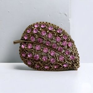 Vintage Light Pink Rhinestone Gold Tone Metal Autumn Fall Leaf Brooch Pin